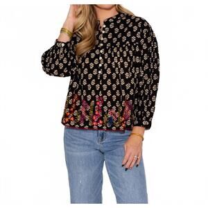 NEW IVY JANE field of flowers top in multi